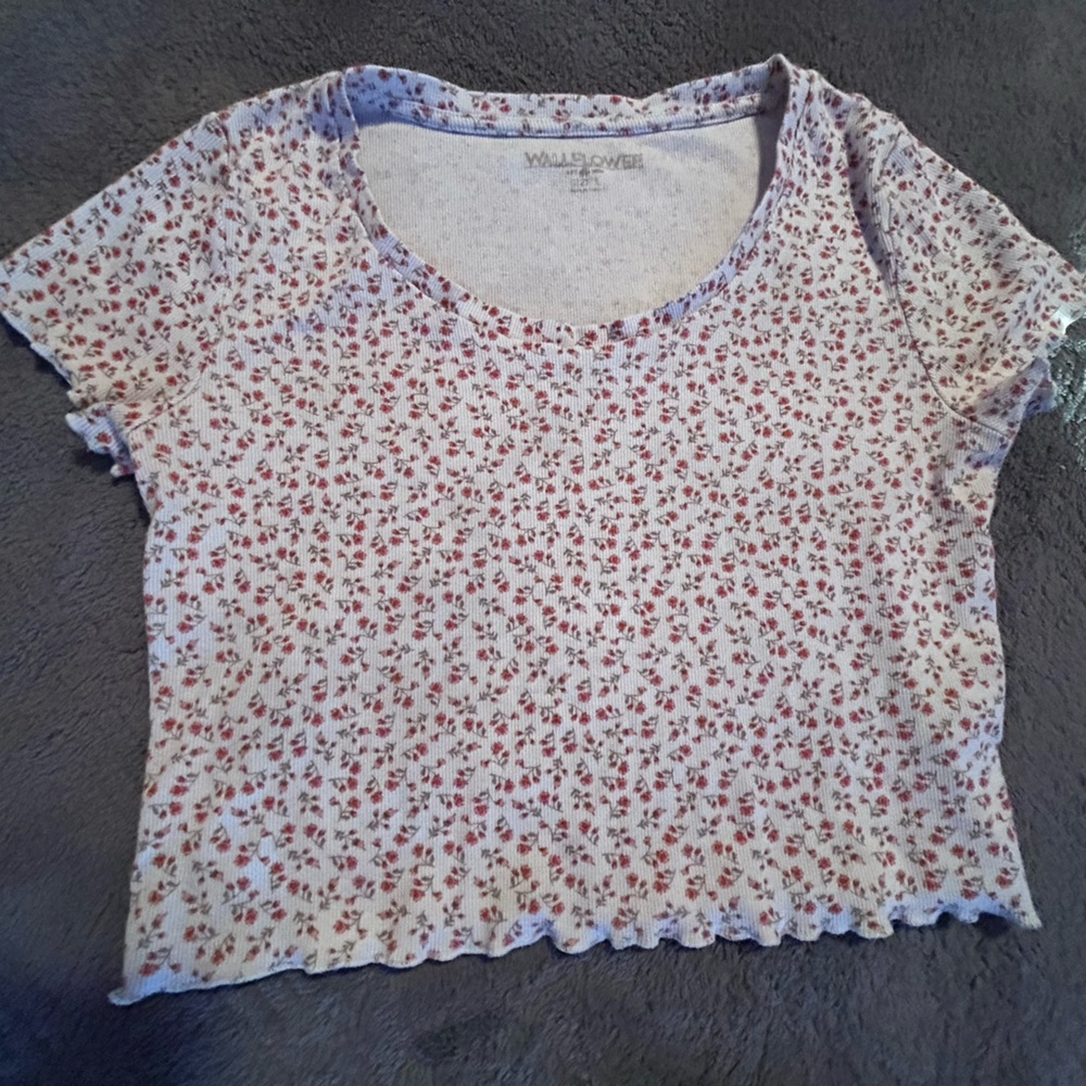 Cute flower top
